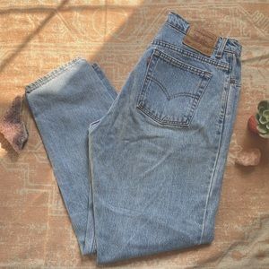 Vintage 90s / Levi’s 550 Mom Jeans